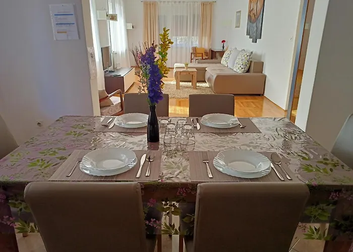 Apartment Tomas,,,Spacious House With Private Parking,Terrace,5G Internet,,,,,