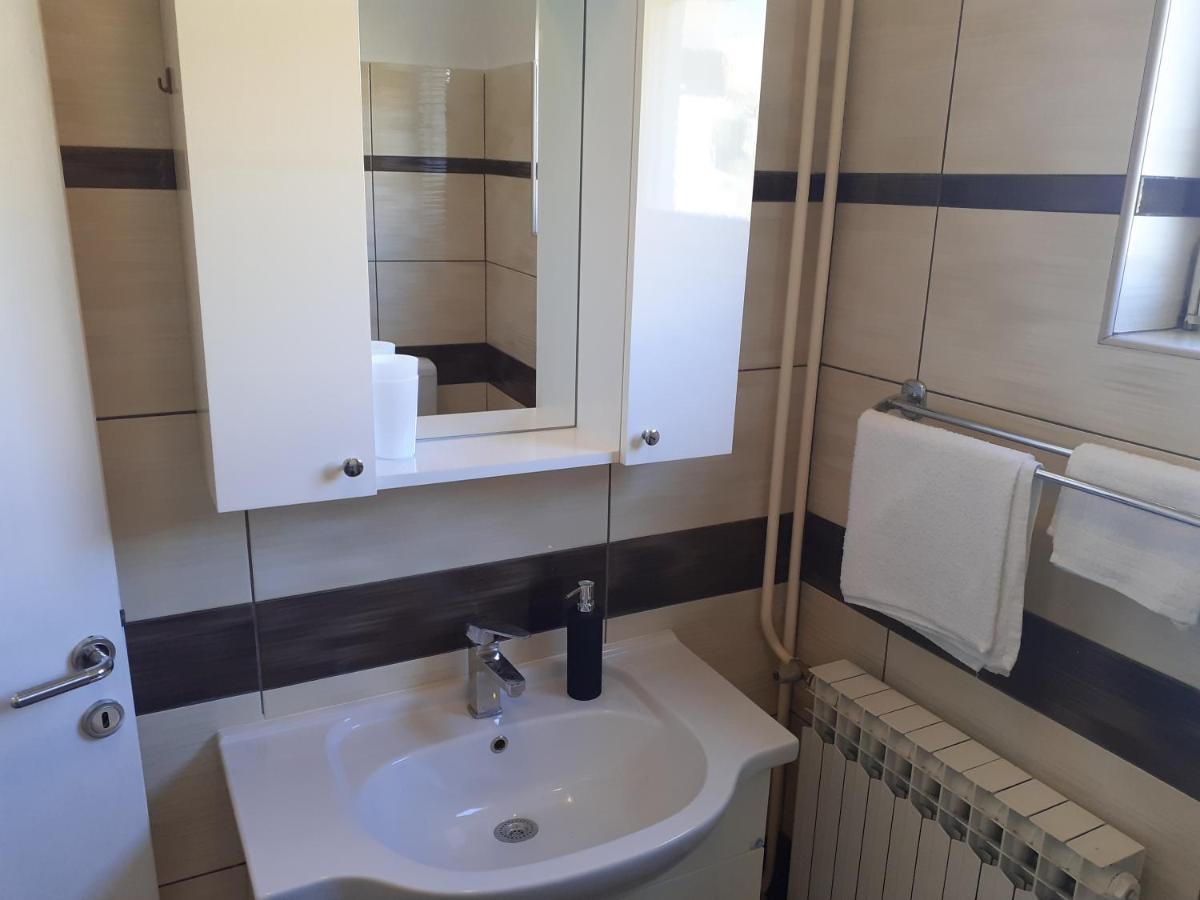 Tomas,,,spacious House With Private Parking,terrace,5g Internet,,,,, Apartment