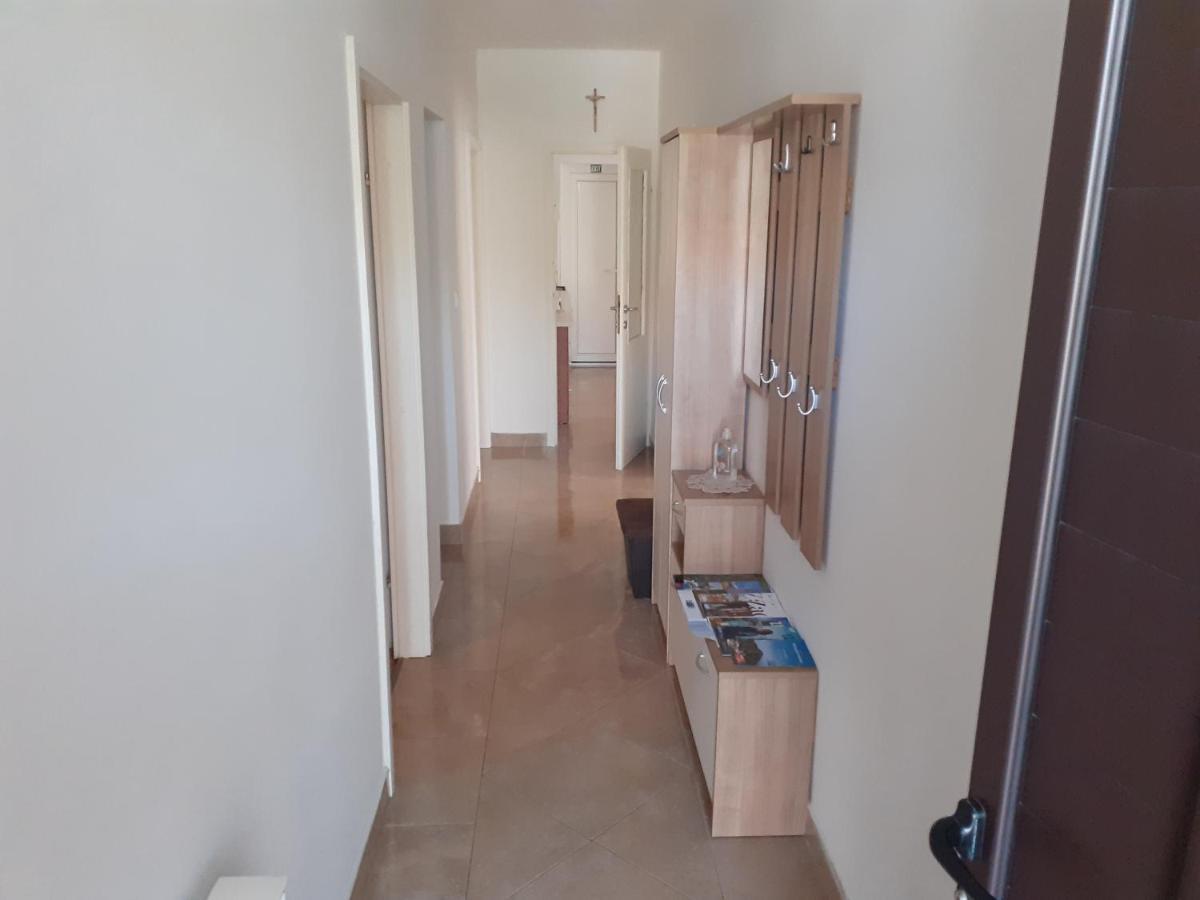 Apartment Tomas,,,spacious House With Private Parking,terrace,5g Internet,,,,, *