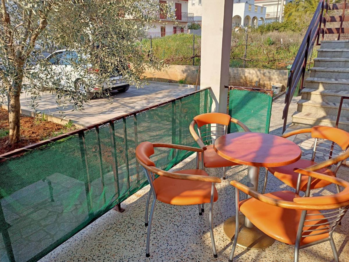 Tomas,,,spacious House With Private Parking,terrace,5g Internet,,,,, *