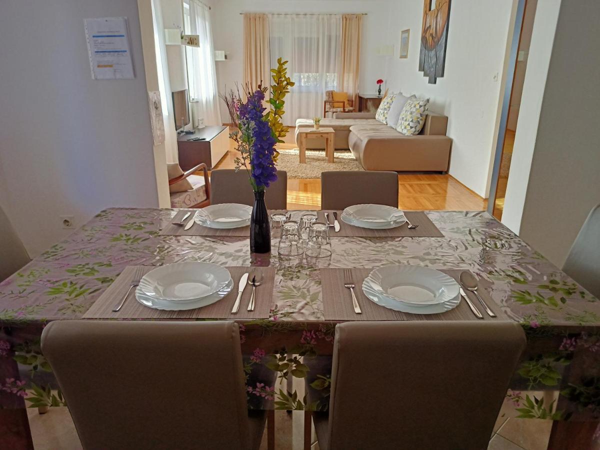 Tomas,,,spacious House With Private Parking,terrace,5g Internet,,,,, Apartment *