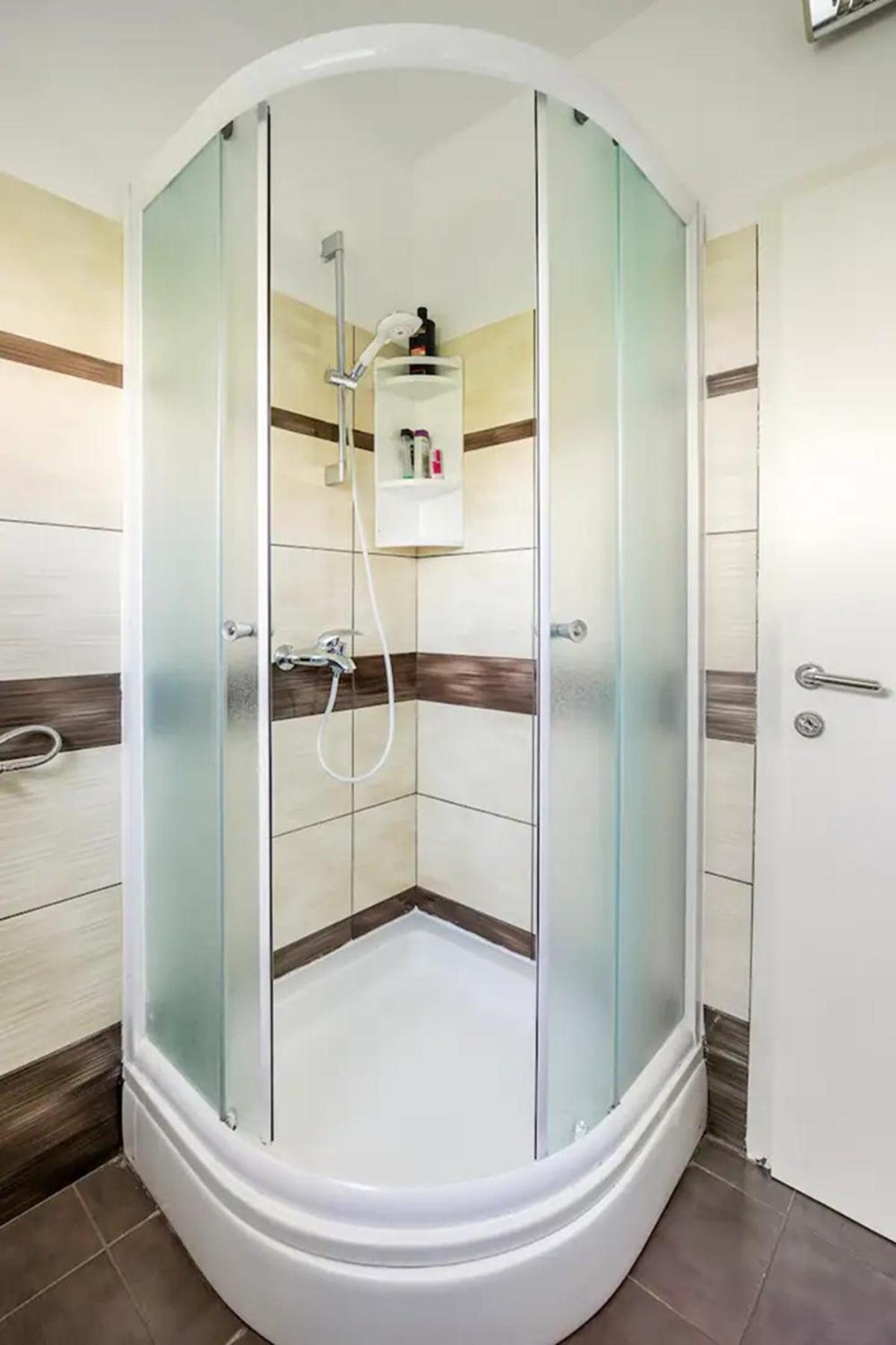 Tomas,,,spacious House With Private Parking,terrace,5g Internet,,,,, Zadar